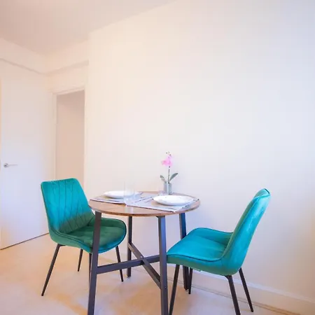 Cozy Two Bedroom At Chelsea Cloisters Hotel London Exterior photo