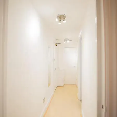 Cozy Two Bedroom At Chelsea Cloisters Hotel London Exterior photo