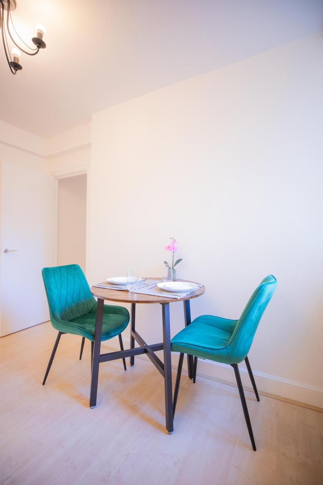 Cozy Two Bedroom At Chelsea Cloisters Appartement Londres