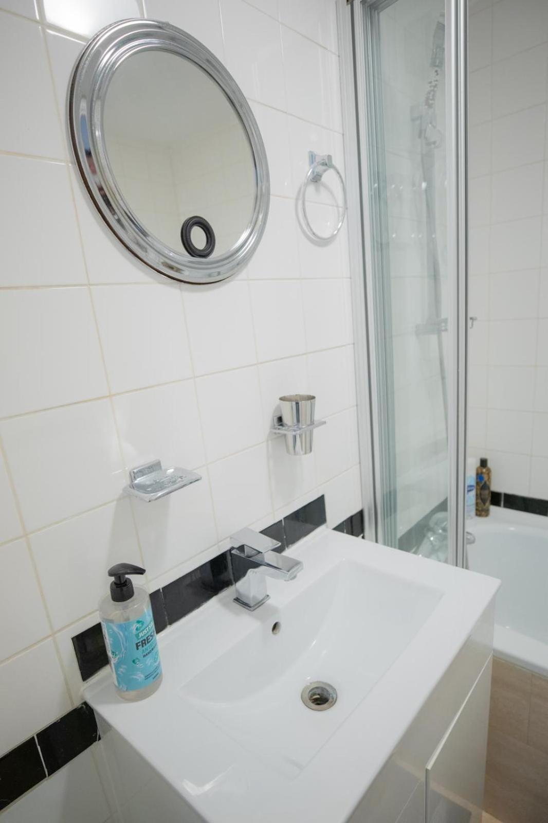 Appartement Cozy Two Bedroom At Chelsea Cloisters Londres